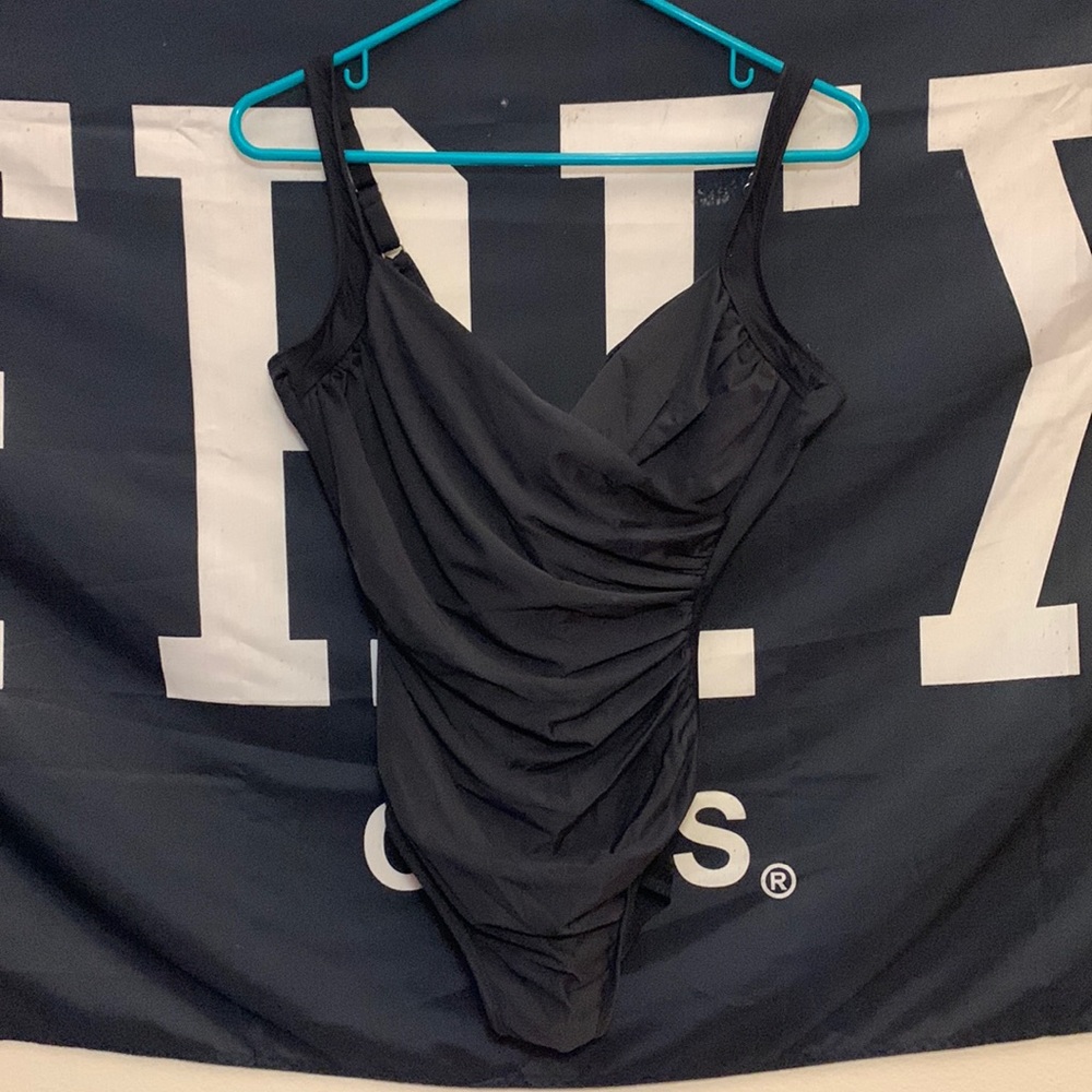 NWOT Miracle suit from Nordstrom’s retails $40